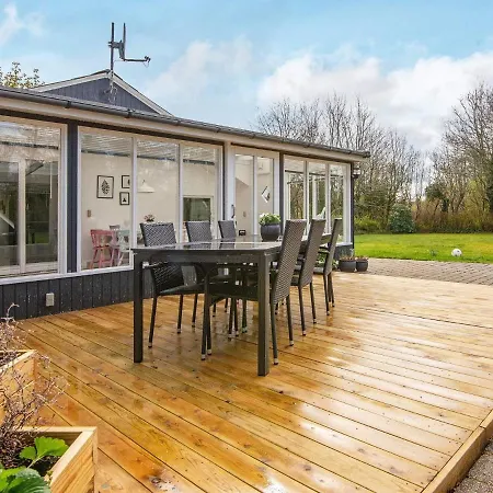 6 Person Holiday In Oksb L Feriehus Oksbøl